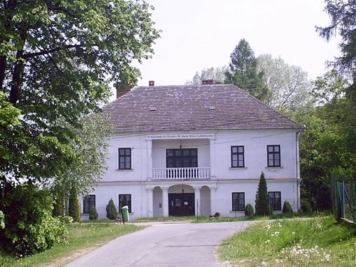 Lipnica Murowana, dwór Ledóchowskich